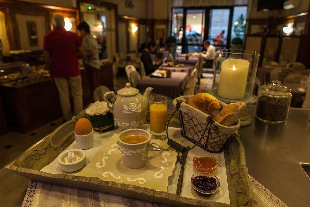 Brit Hotel Bristol Montbeliard Centre Restaurante foto