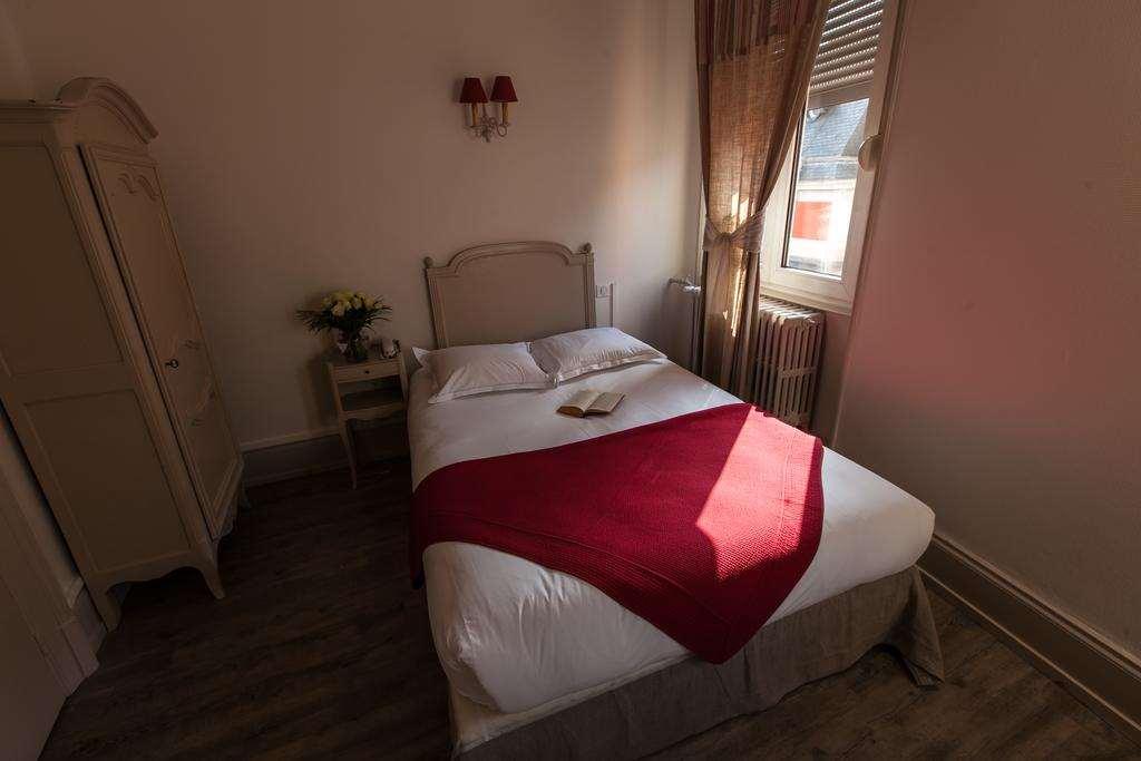 Brit Hotel Bristol Montbeliard Centre Quarto foto