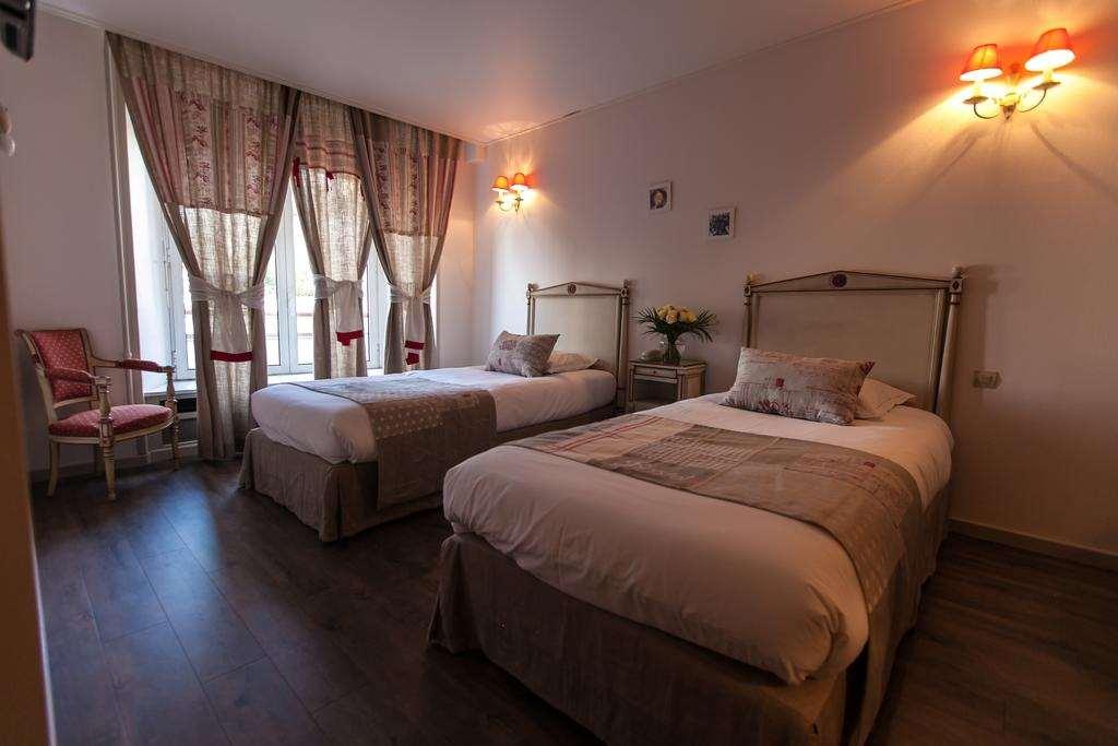 Brit Hotel Bristol Montbeliard Centre Quarto foto