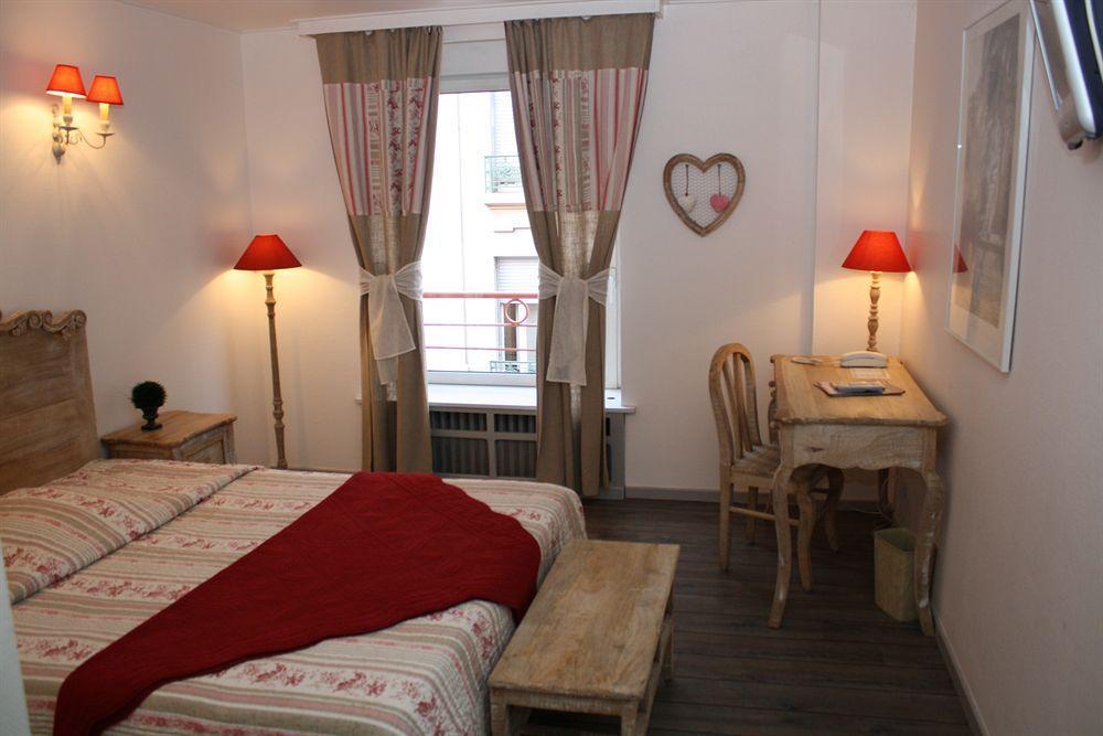 Brit Hotel Bristol Montbeliard Centre Exterior foto