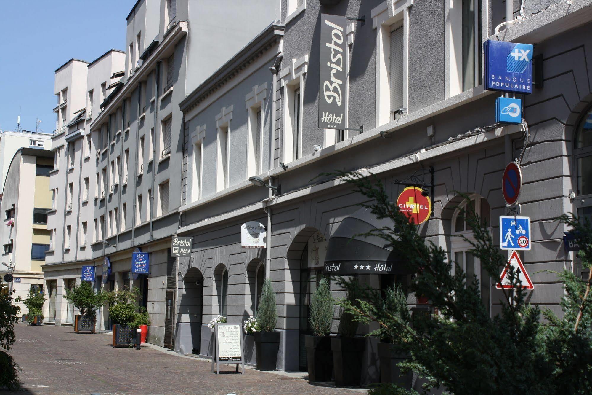 Brit Hotel Bristol Montbeliard Centre Exterior foto